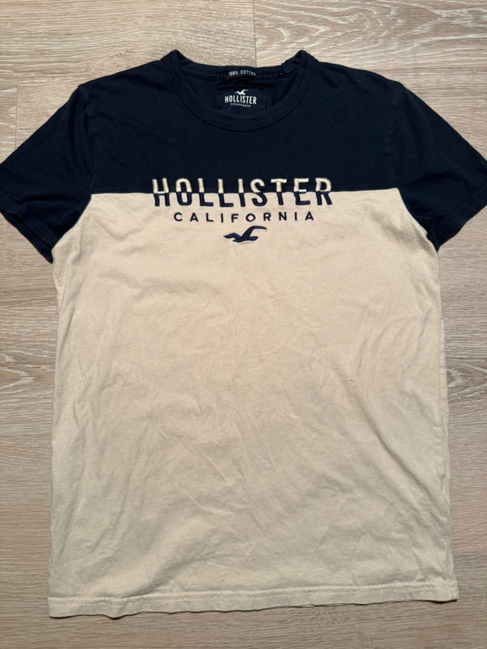 Hollister Graphic Tee 100% Cotton